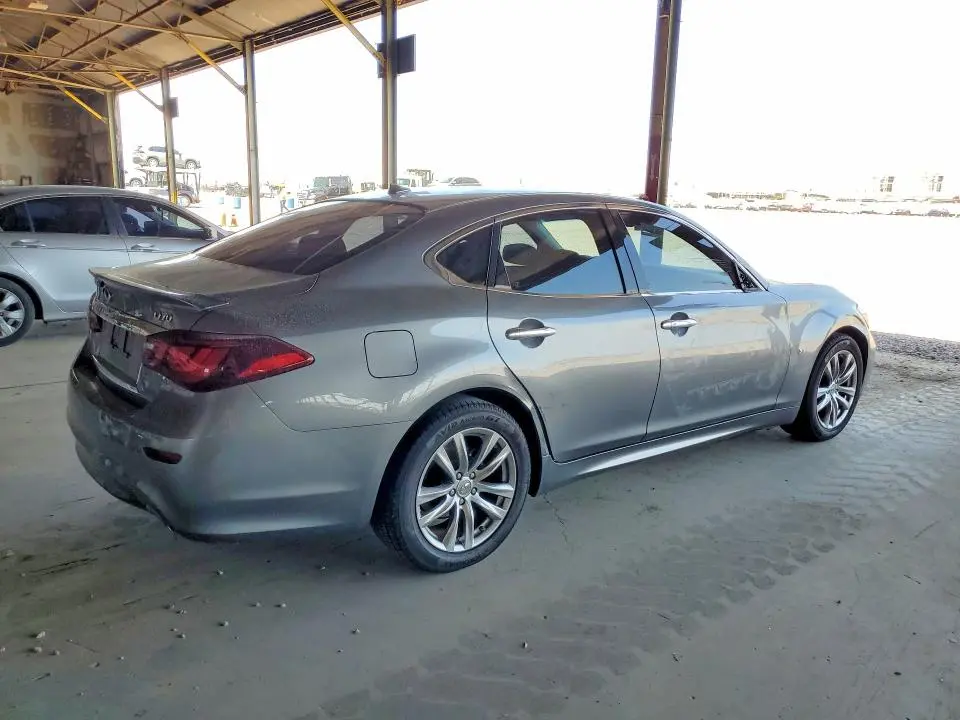 2019 INFINITI Q70 3.7 LUXE  