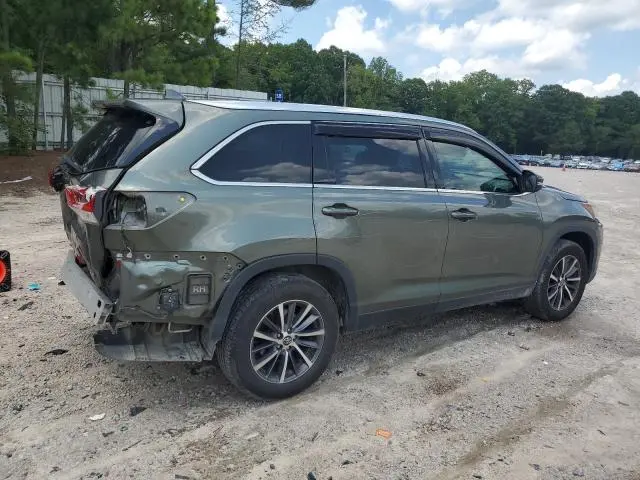 2019 TOYOTA HIGHLANDER SE  