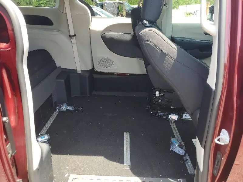 2022 CHRYSLER VOYAGER LX  