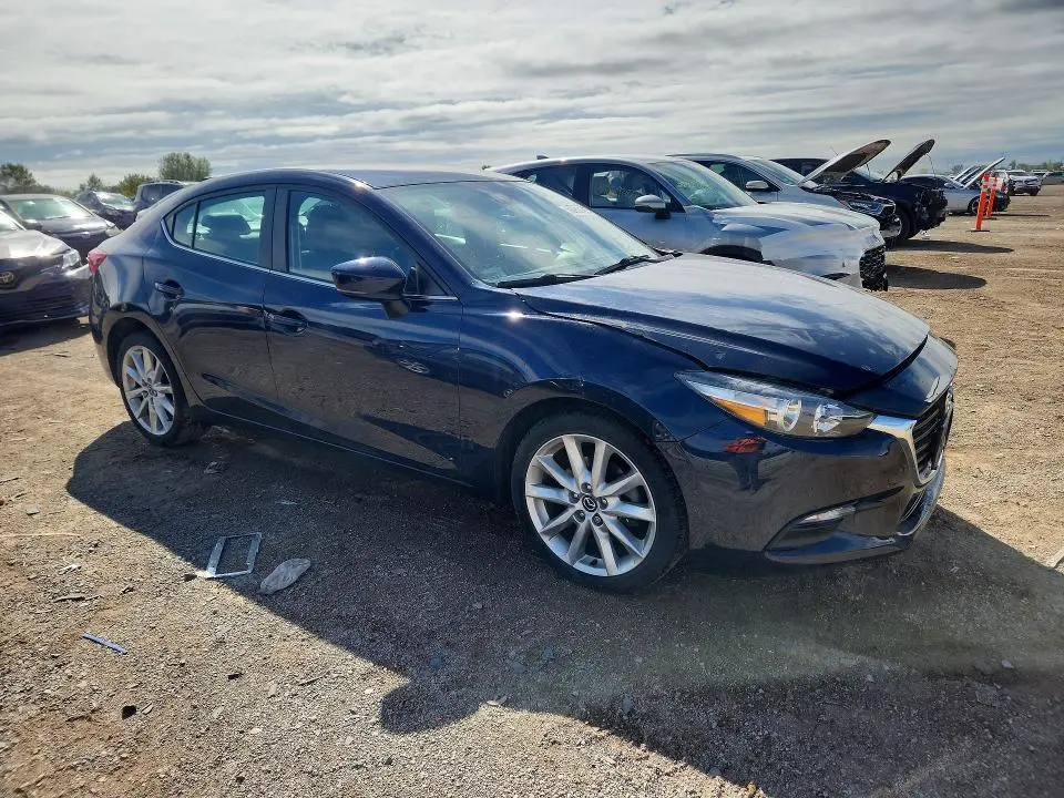 2017 MAZDA 3 TOURING  
