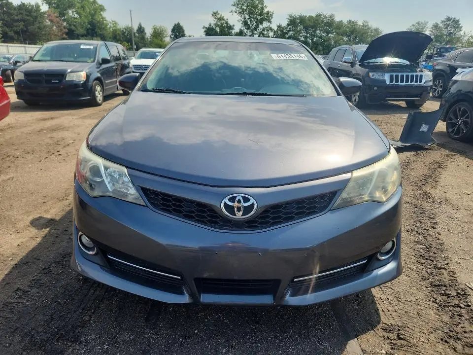 2014 TOYOTA CAMRY SE  