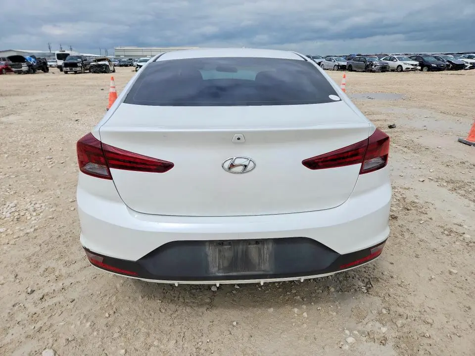 2019 HYUNDAI ELANTRA SE  