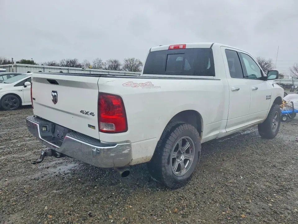 2013 RAM 1500 SLT  