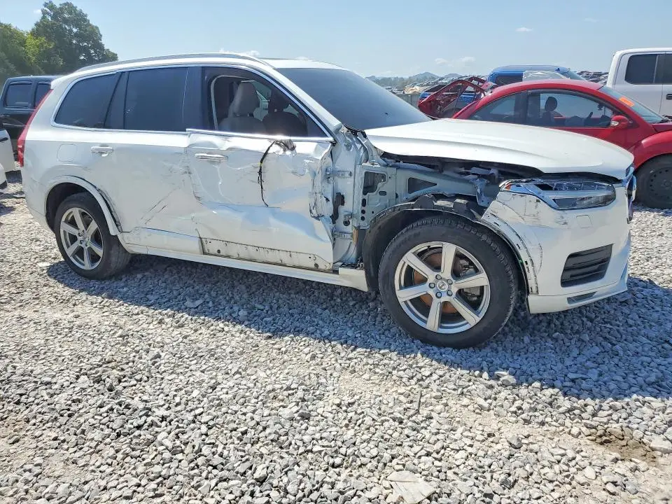 2021 VOLVO XC90 T6 MOMENTUM  