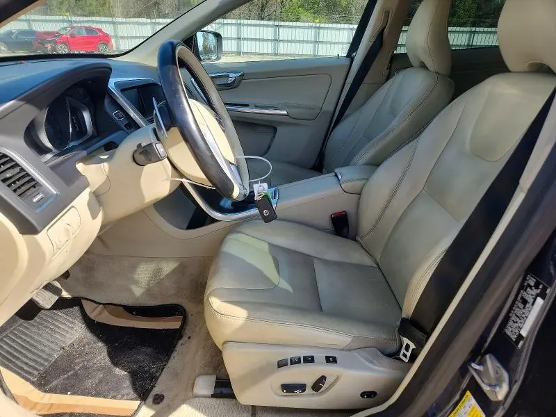 2015 VOLVO XC60 T6 PREMIER  