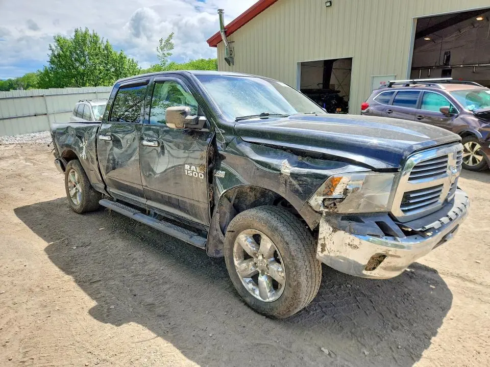 2016 RAM 1500 SLT  