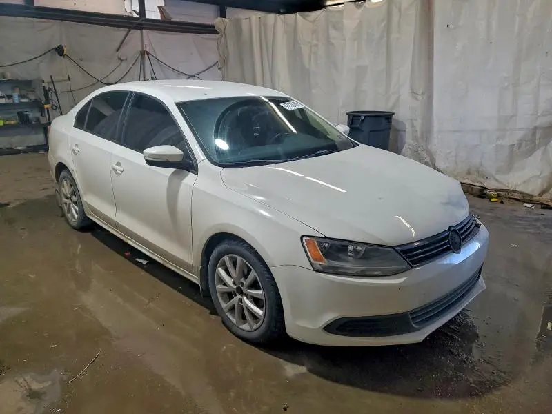 2012 VOLKSWAGEN JETTA SE  