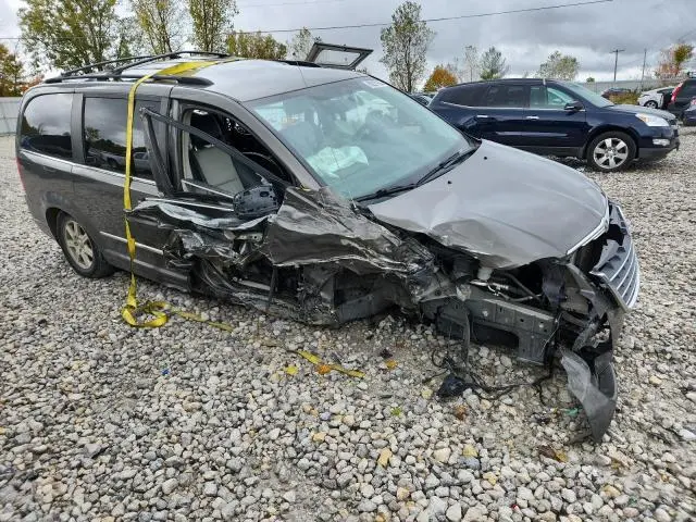 2010 CHRYSLER TOWN & COUNTRY TOURING PLUS  