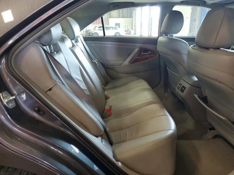 2011 TOYOTA CAMRY XLE  
