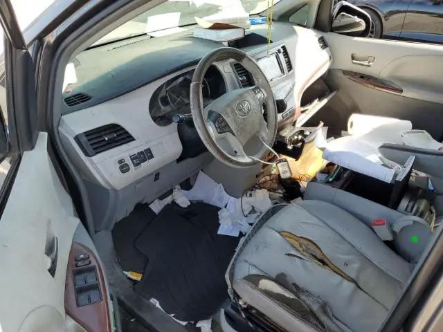 2013 TOYOTA SIENNA XLE 8-PASSENGER  