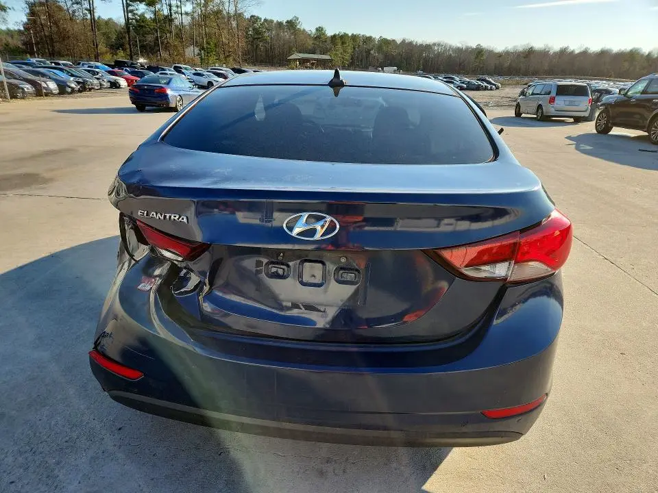 2015 HYUNDAI ELANTRA SE  