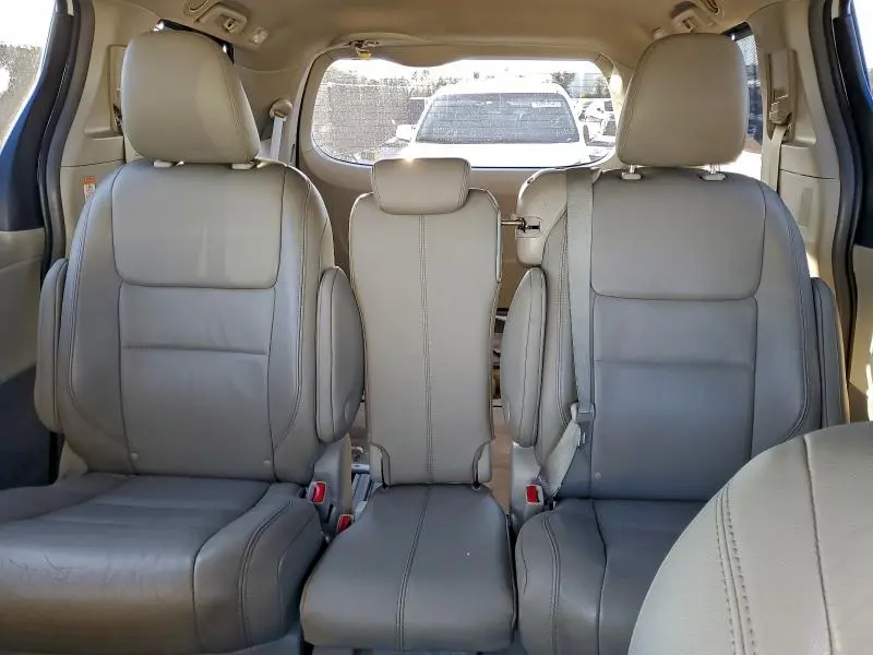 2015 TOYOTA SIENNA XLE  