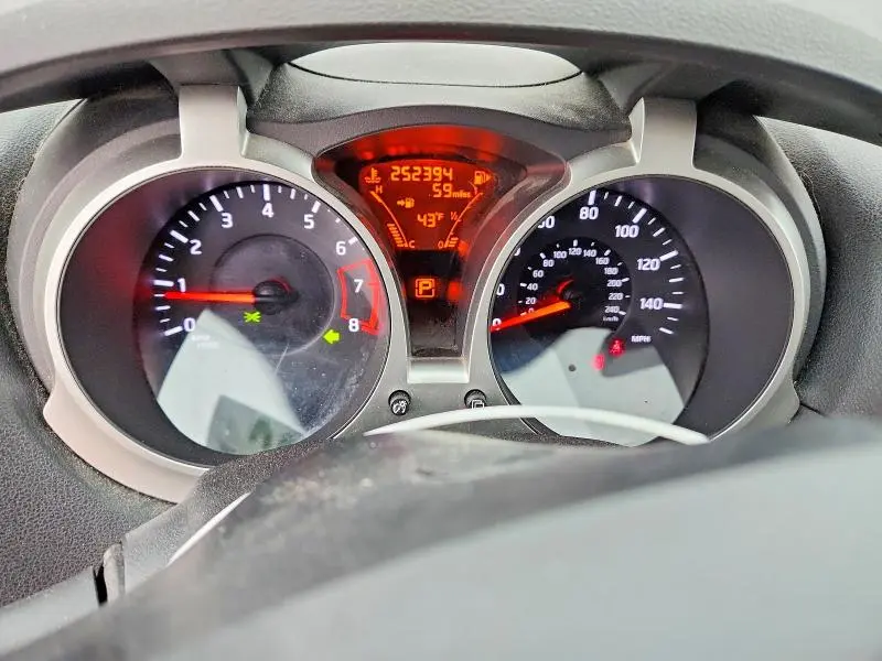 2013 NISSAN JUKE S  