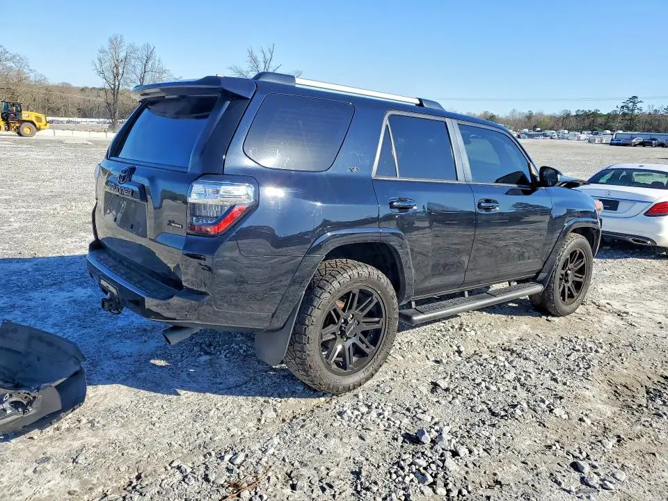 2022 TOYOTA 4RUNNER SR5  