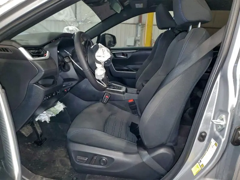2023 TOYOTA RAV4 SE  