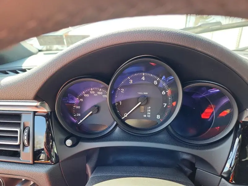 2026 PORSCHE MACAN BASE  