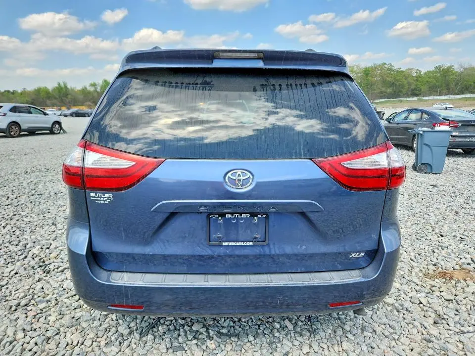 2015 TOYOTA SIENNA XLE 8-PASSENGER  