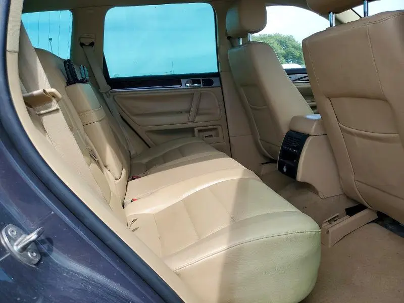 2010 VOLKSWAGEN TOUAREG V6  