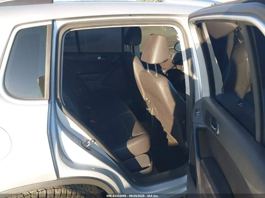 2016 VOLKSWAGEN TIGUAN SE