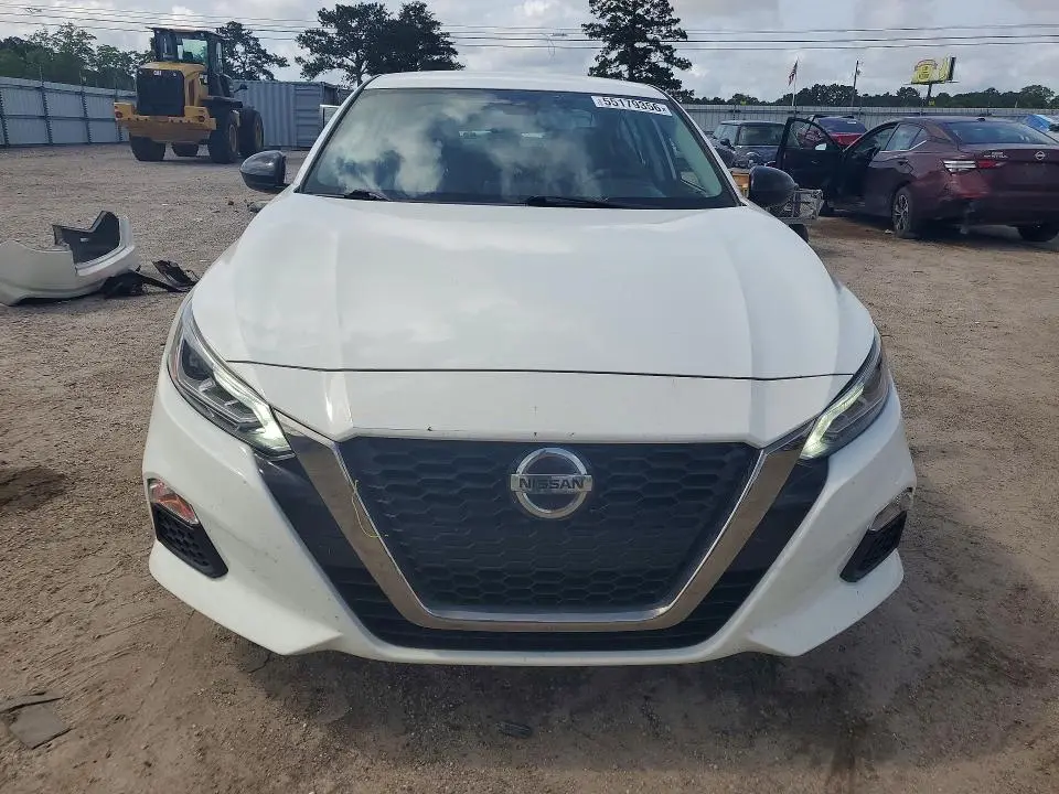 2021 NISSAN ALTIMA SR  