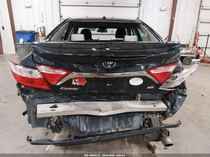 2016 TOYOTA CAMRY SE