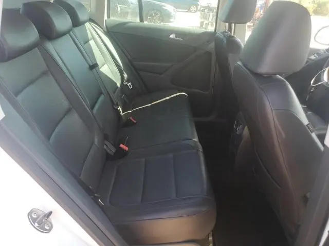 2011 VOLKSWAGEN TIGUAN S  