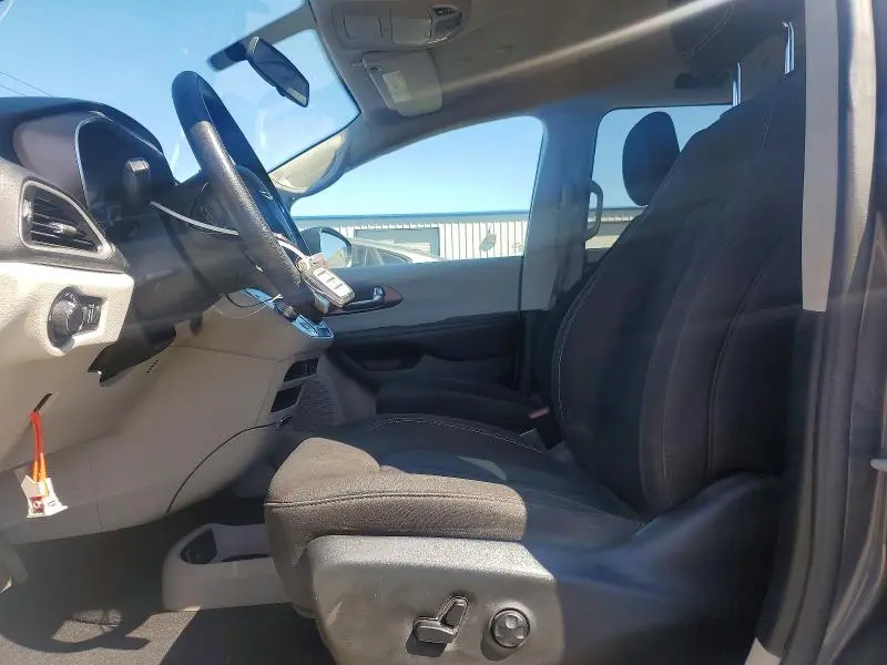 2020 CHRYSLER VOYAGER LX  
