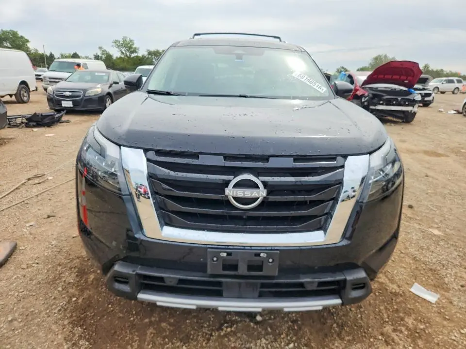 2025 NISSAN PATHFINDER SL  