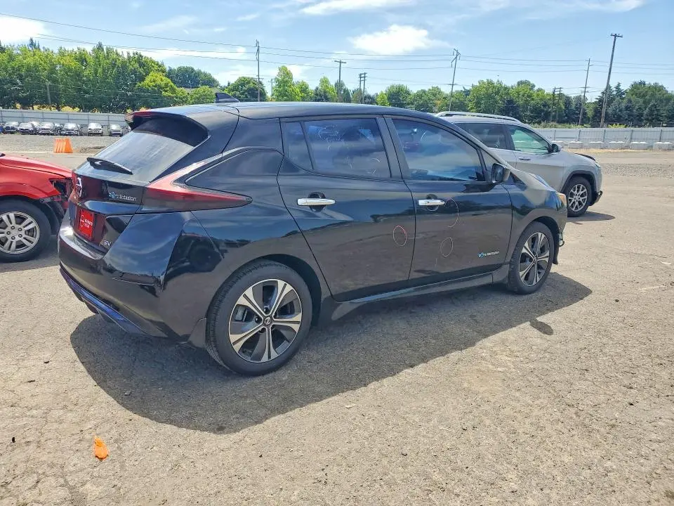 2018 NISSAN LEAF SV  