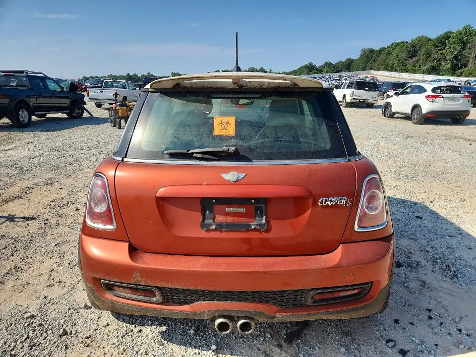 2011 MINI COOPER S  