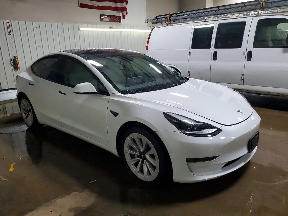 2021 TESLA MODEL 3   