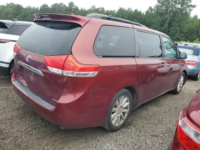 2012 TOYOTA SIENNA XLE  