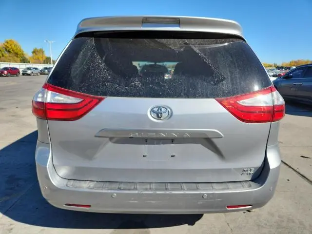 2015 TOYOTA SIENNA XLE  