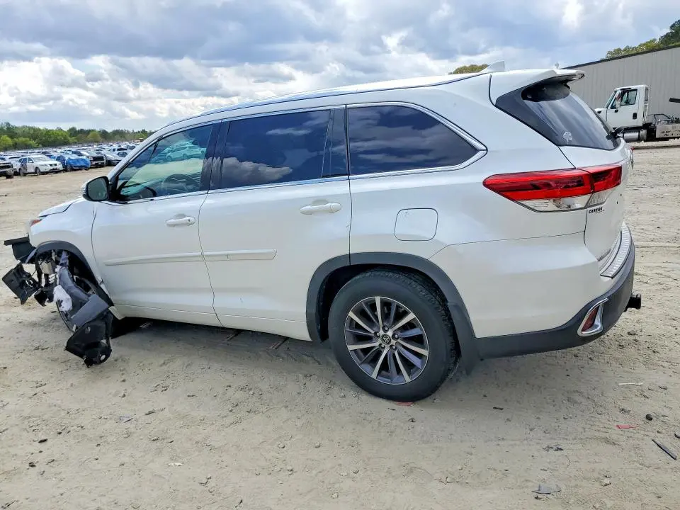 2018 TOYOTA HIGHLANDER XLE  