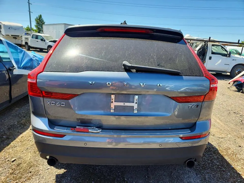 2020 VOLVO XC60 T6 MOMENTUM  