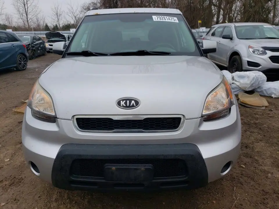 2011 KIA SOUL +  