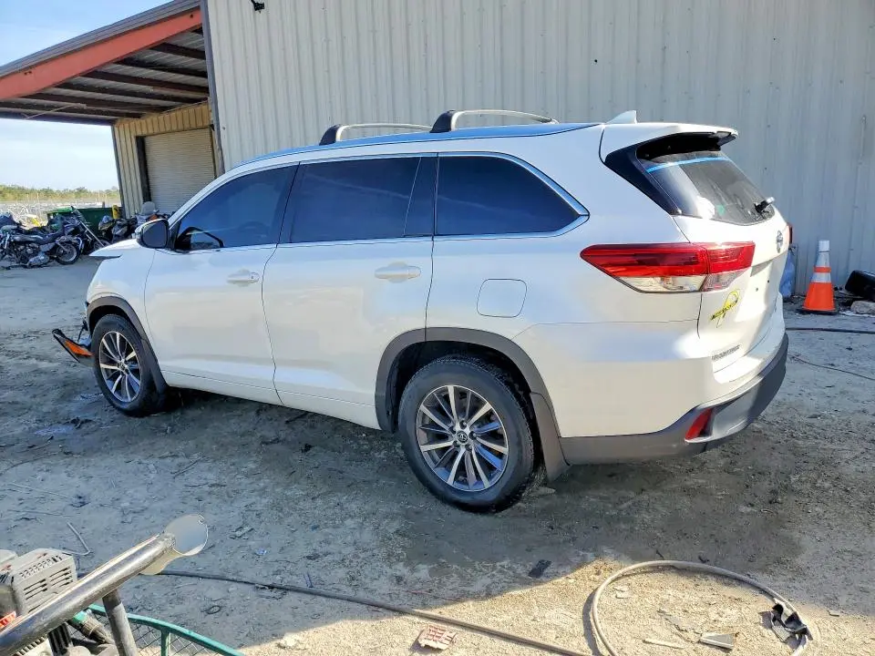 2017 TOYOTA HIGHLANDER XLE  