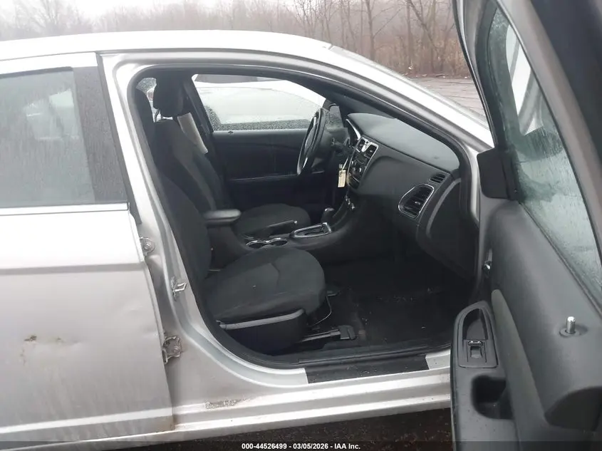 2011 CHRYSLER 200 TOURING