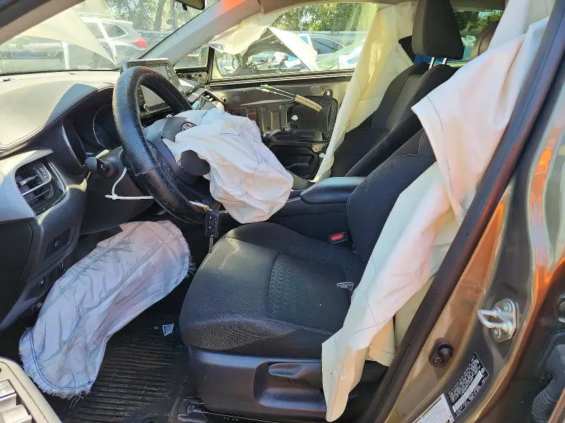 2021 TOYOTA C-HR LE  