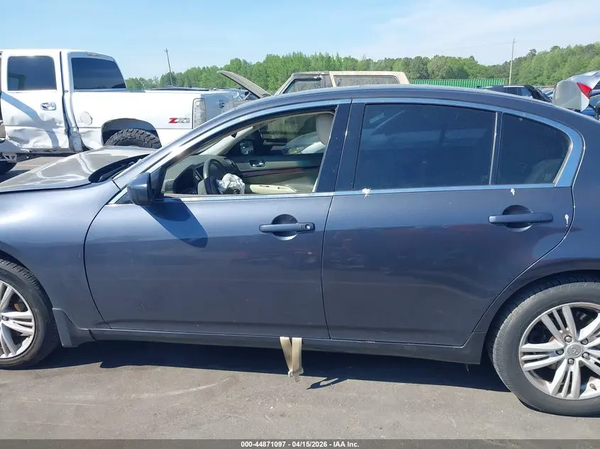 2012 INFINITI G37  