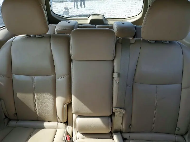 2016 NISSAN PATHFINDER SL  
