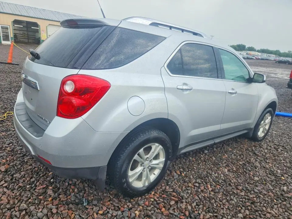 2010 CHEVROLET EQUINOX LT  