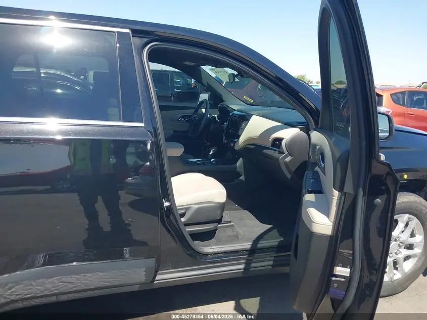 2023 CHEVROLET TRAVERSE FWD LS