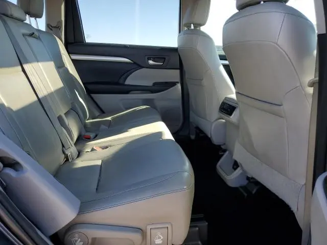 2014 TOYOTA HIGHLANDER XLE  