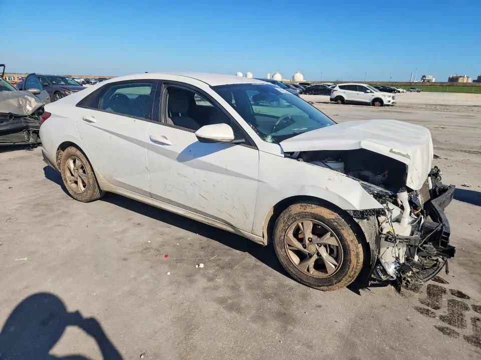 2021 HYUNDAI ELANTRA SE  