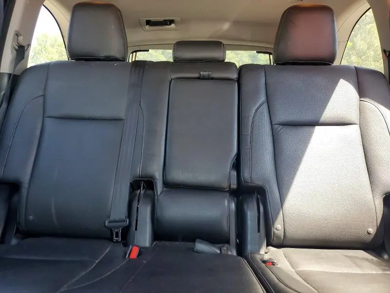 2015 TOYOTA HIGHLANDER LE PLUS  