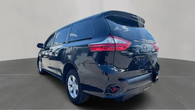 2017 TOYOTA SIENNA   
