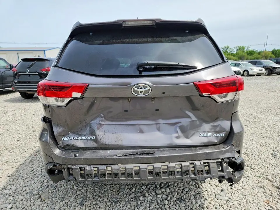 2017 TOYOTA HIGHLANDER XLE  