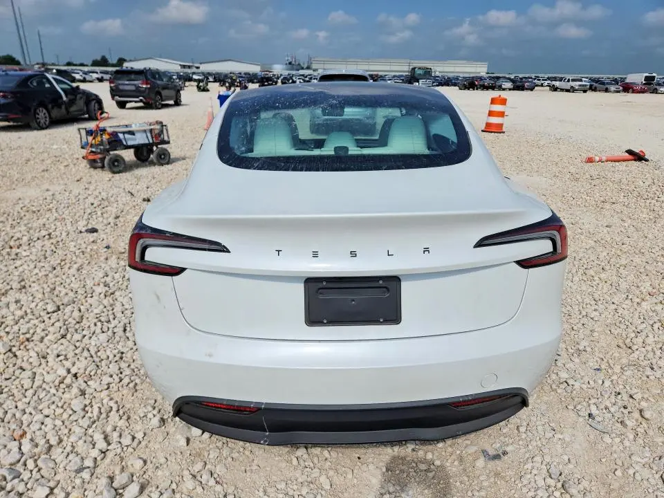 2026 TESLA MODEL 3   