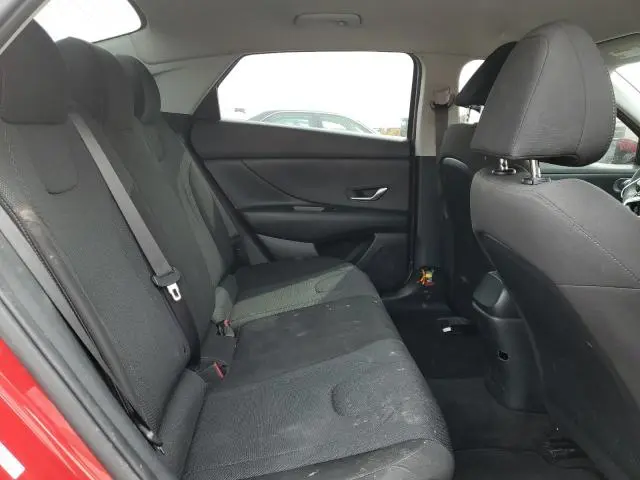 2022 HYUNDAI ELANTRA SE  